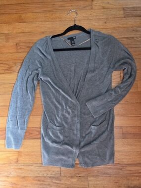 H&M Gray Button-Front Women’s Cardigan Sweater